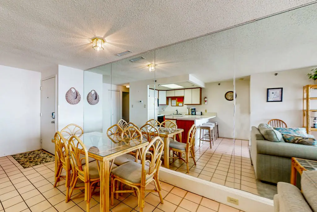 Sandy Square 305
