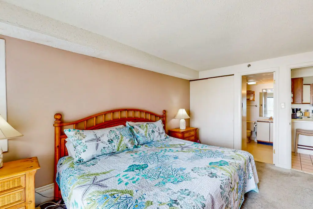 Sandy Square 305