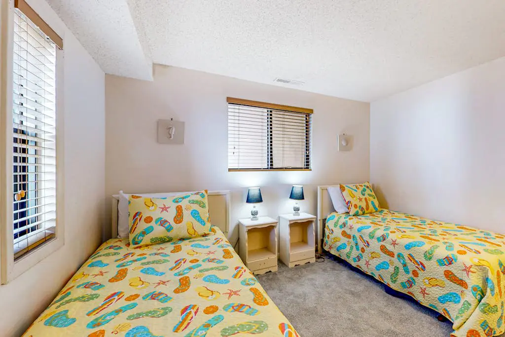 Sandy Square 305