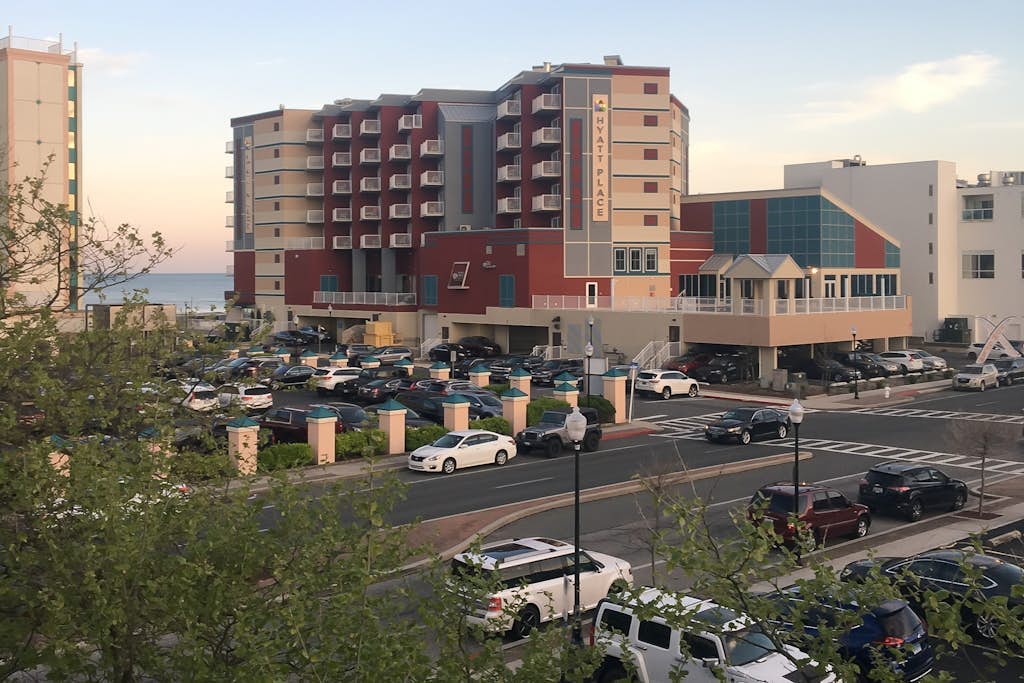 Ocean View Condo w/Private Balcony, Shared Outdoor Pool, Washer/Dryer, A/C