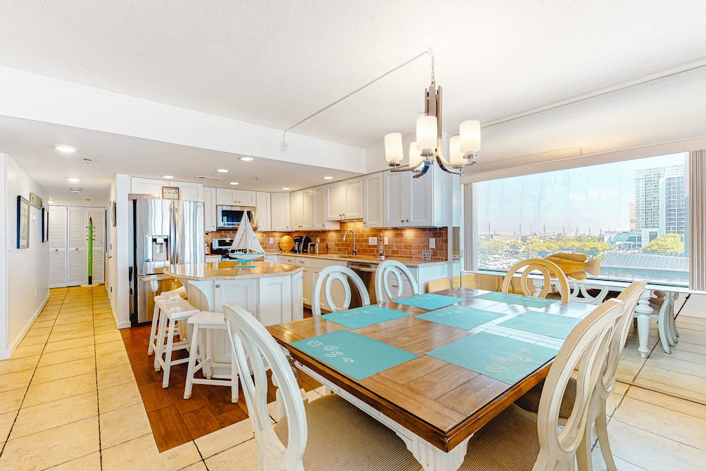 Refined, Oceanfront Condo with Balcony, Central AC, WiFi & Shared Hot Tub/Pools