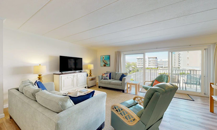 Ocean Block Condo with a Balcony, Side Ocean View, AC, WiFi & Shared Pool