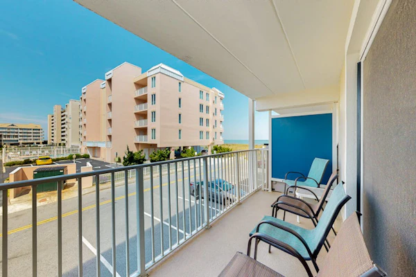 Ocean Block Condo with a Balcony, Side Ocean View, AC, WiFi & Shared Pool