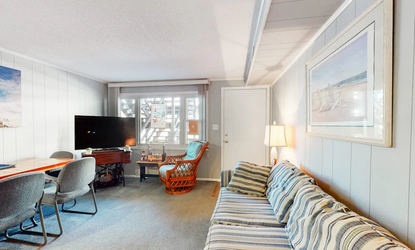 Ocean-Themed Condo near the Ocean w/Private Washer/Dryer, Central A/C, WiFi