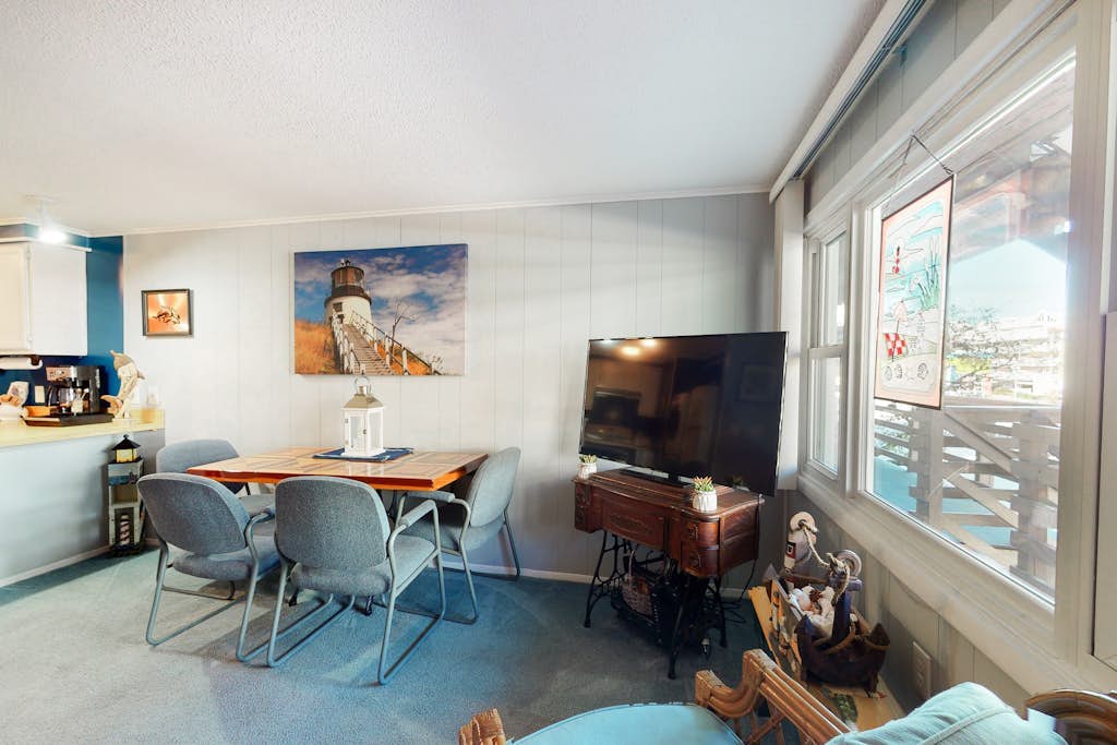 Ocean-Themed Condo near the Ocean w/Private Washer/Dryer, Central A/C, WiFi