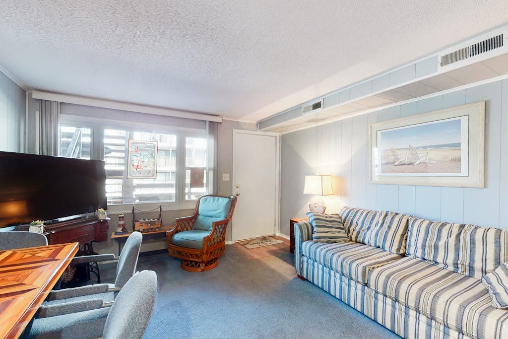 Ocean-Themed Condo near the Ocean w/Private Washer/Dryer, Central A/C, WiFi