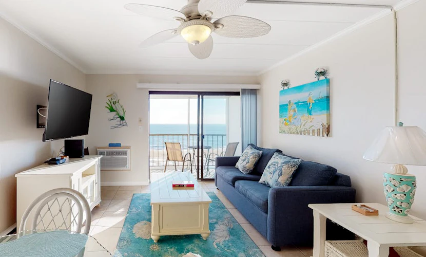 Air-Conditioned Condo Steps from the Beach w/ Balcony, WiFi, Washer/Dryer