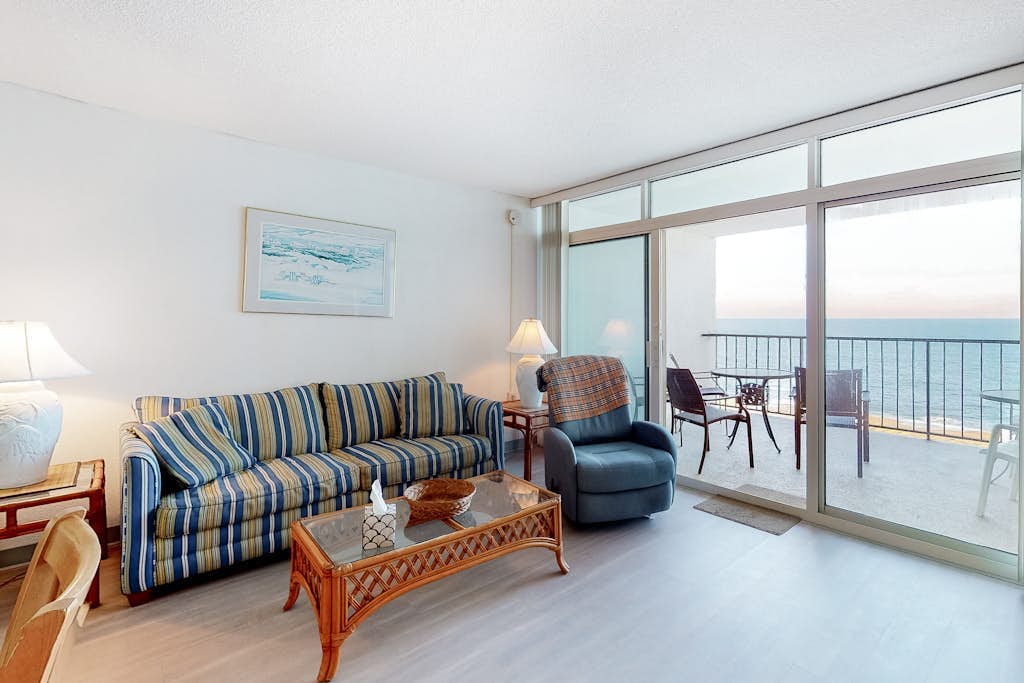 Oceanfront Condo with a Balcony, Beach Views, AC, WiFi & Shared Outdoor Pool