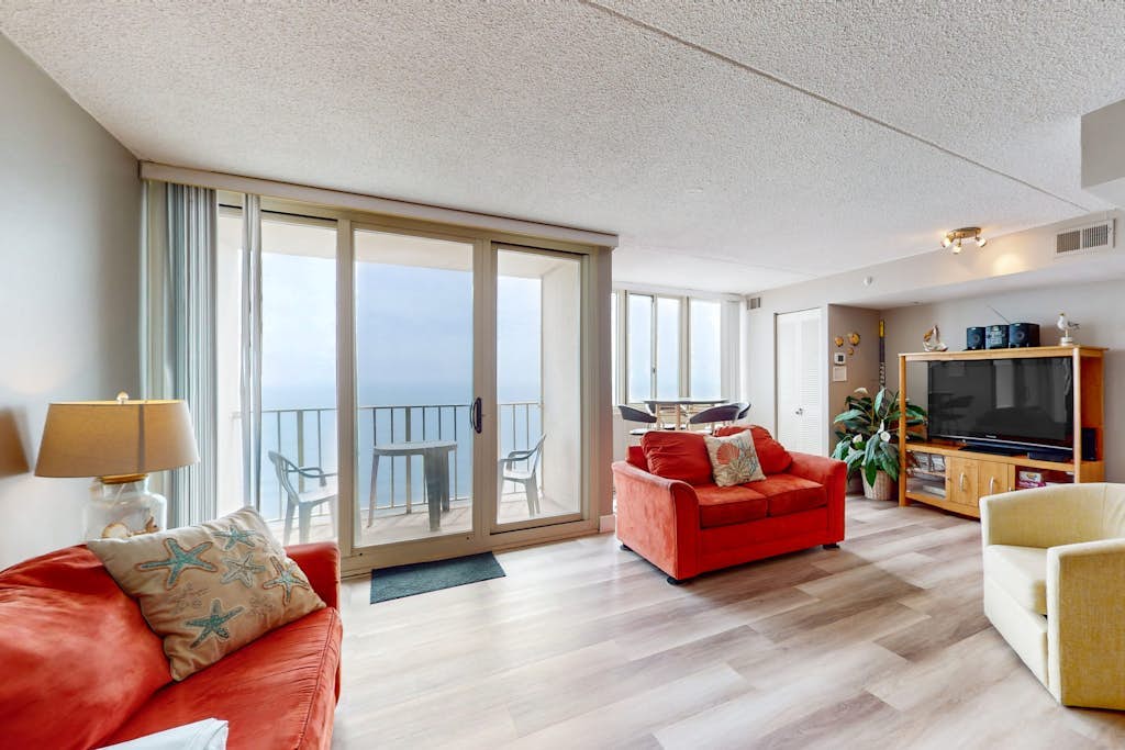 Ideal waterfront condo with pools, private balcony & W/D