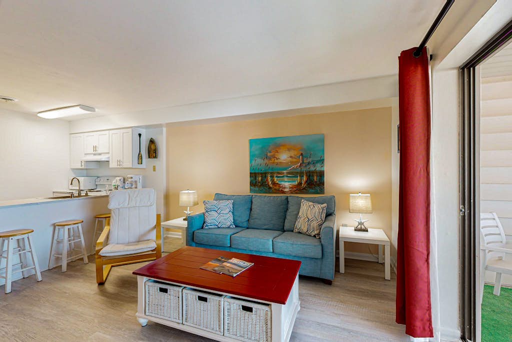 Condo Next to Northside Park w/ AC, Washer/Dryer, Balcony & Shared Pool