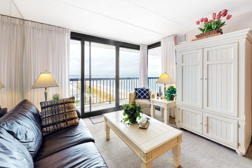 Marvelous beach condo with balcony, pools, gym, sauna & game room