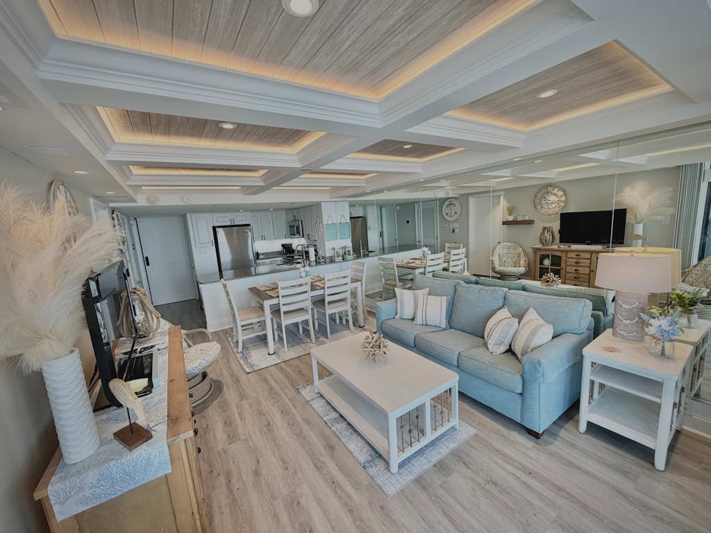 Glorious beach condo with pools, balcony, AC, outdoor shower & tennis