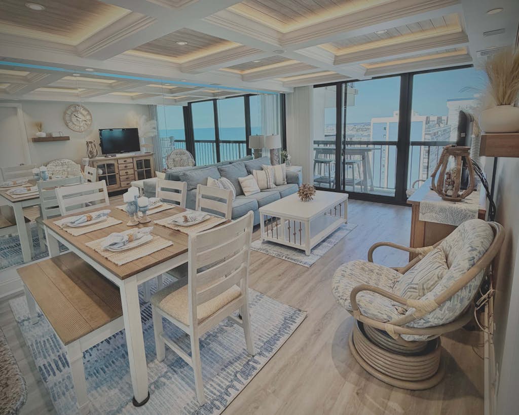 Glorious beach condo with pools, balcony, AC, outdoor shower & tennis