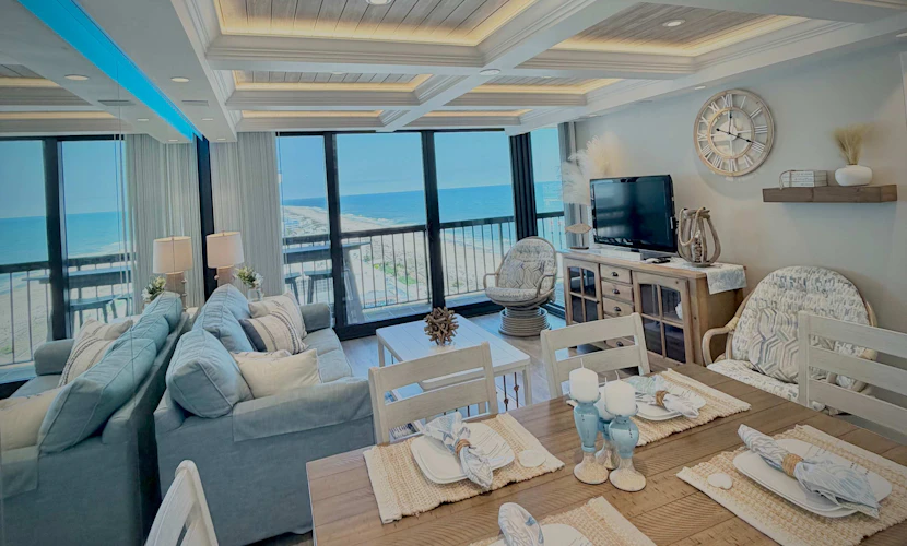 Glorious beach condo with pools, balcony, AC, outdoor shower & tennis