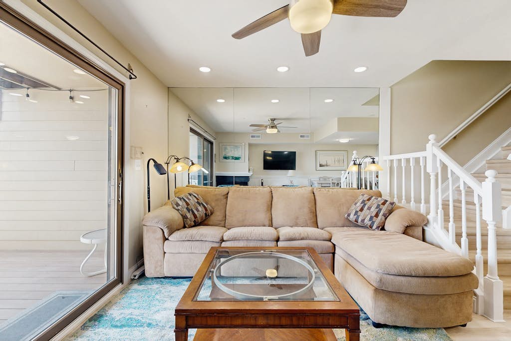 Oceanfront Townhome with Multiple Decks, Direct Beach Access & WiFi