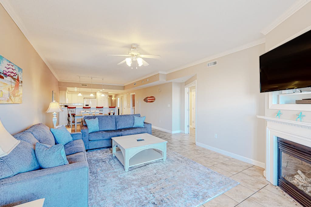 Beautiful bayfront condo with pool, near the beach, full kitchen, & balcony