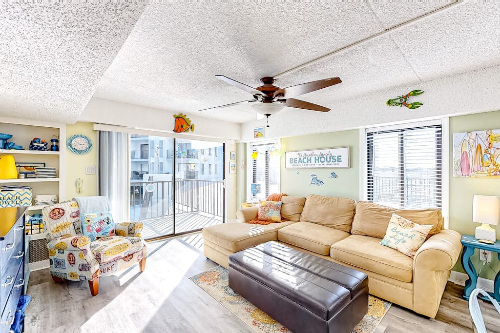 Recently updated condo with pool, private balcony, & washer/dryer