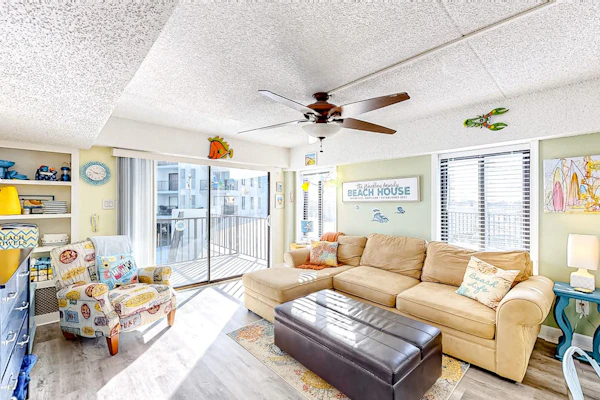 Recently updated condo with pool, private balcony, & washer/dryer