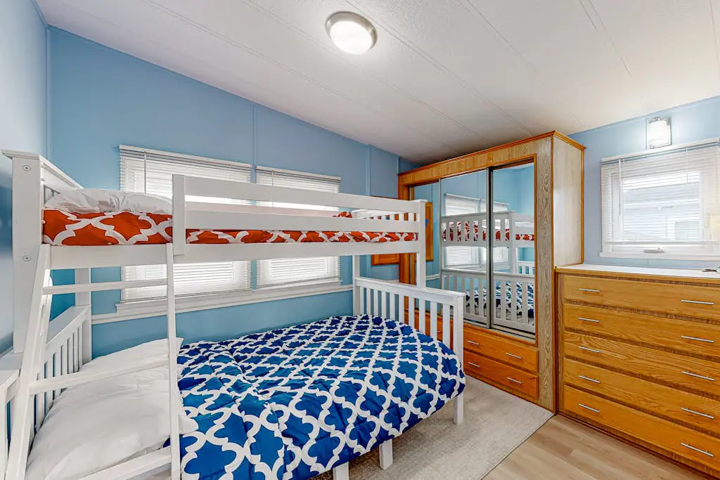 Assateague Pointe - 12401 Windlass Way