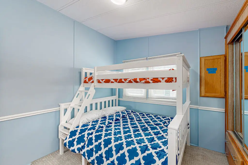 Assateague Pointe - 12401 Windlass Way