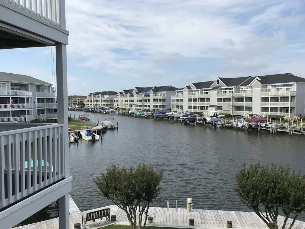 Hidden Harbour 287W