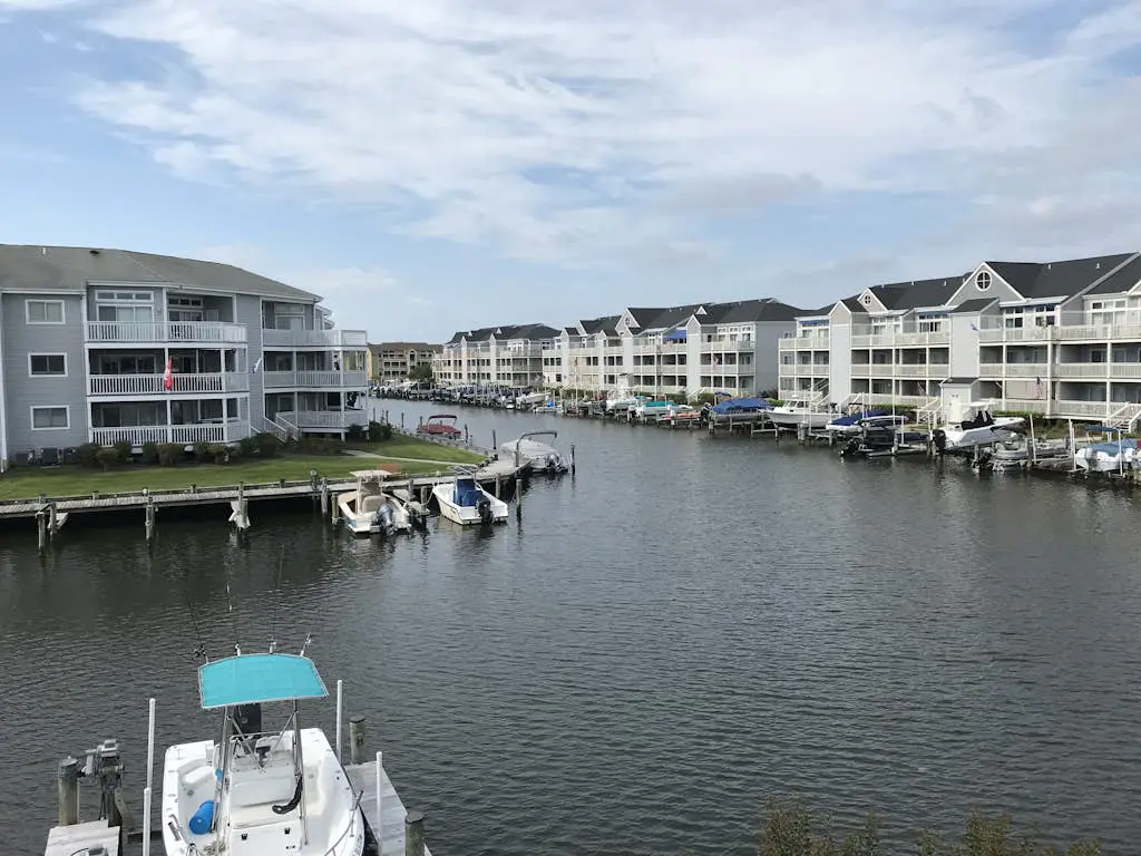 Hidden Harbour 287W