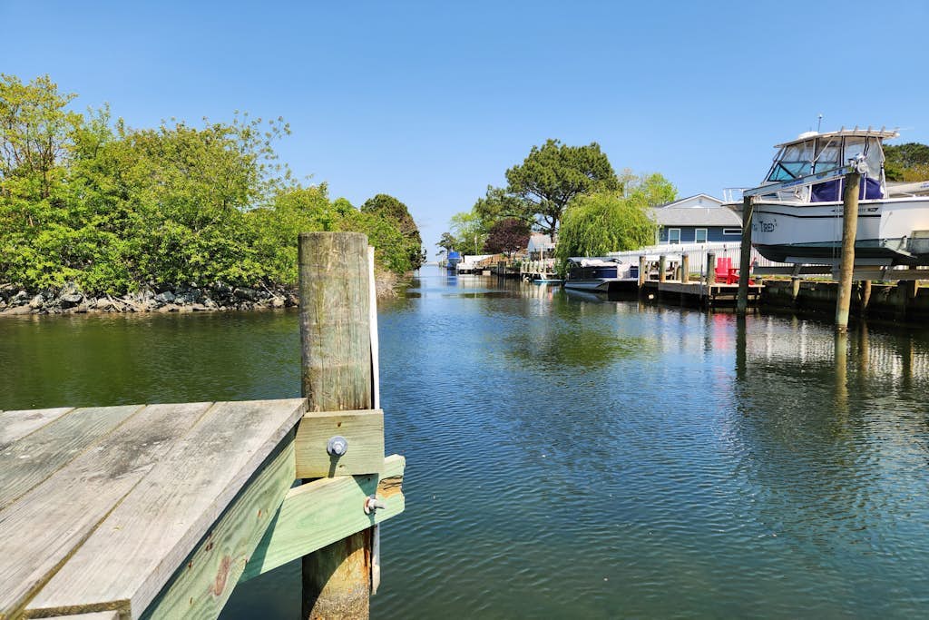 Canal-front home with fast WiFi, central ac, and private dock