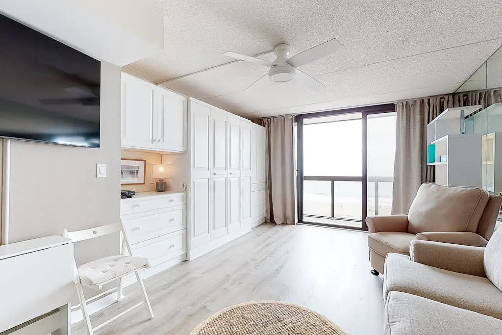 Sun Sand Seaside-Golden Sands 509