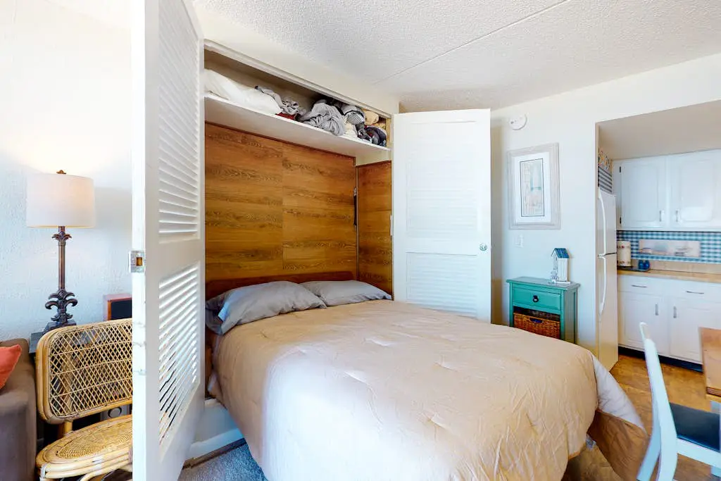 Golden Sands 609