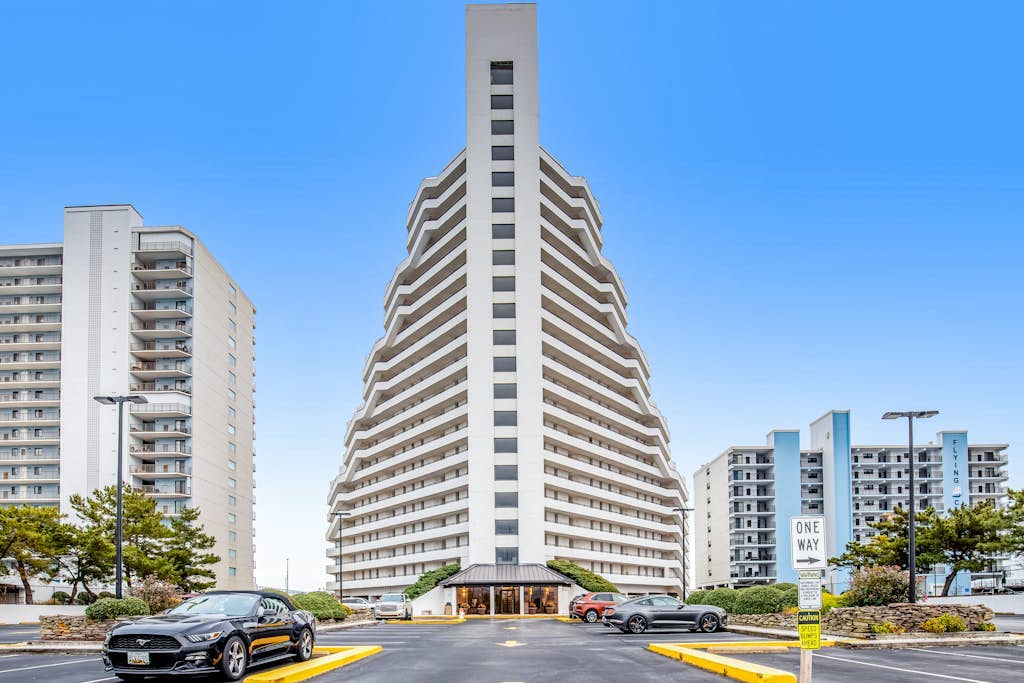 Beach-View Condo at the Pyramid - Shared Oceanfront Pool, WiFi & Central AC