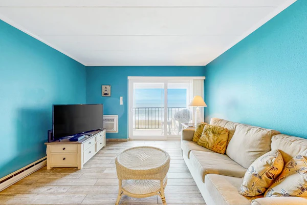 Oceanfront Condo with Beach Views, WiFi, Washer-Dryer, Parking & Walkable Locale