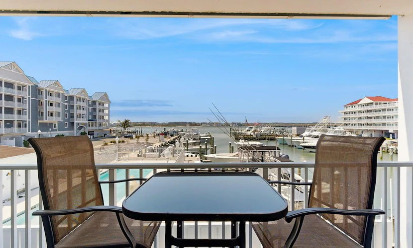 Old Town Ocean City condo with WiFi, washer/dryer, & pool - near boardwalk
