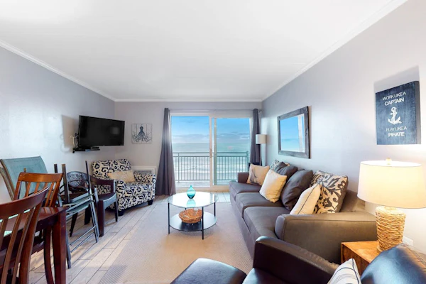 Remodeled, oceanfront condo with balcony, sunrise views, WiFi & W/D