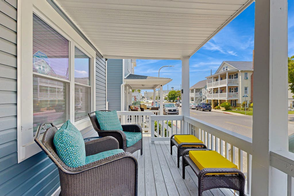 Sunlit Gem in Downtown w/ Patio, Shared Grill & Outdoor Shower - Steps to Beach