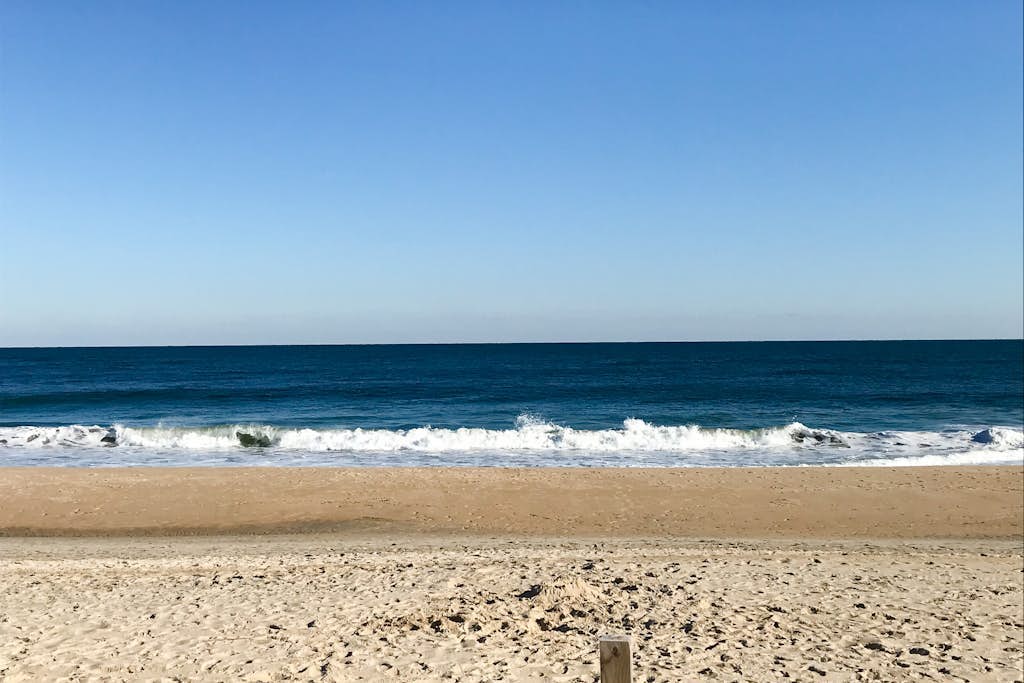 Shoreline Stepper w/ Balcony, Free WiFi, Central AC &  Washer/Dryer