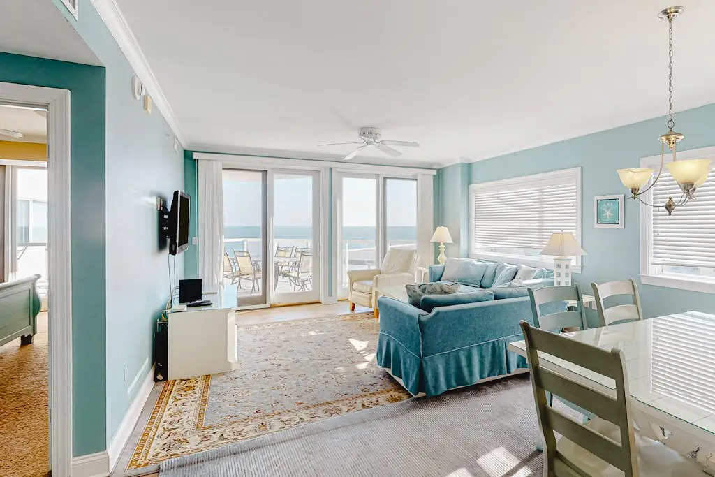 The Meridian 605E