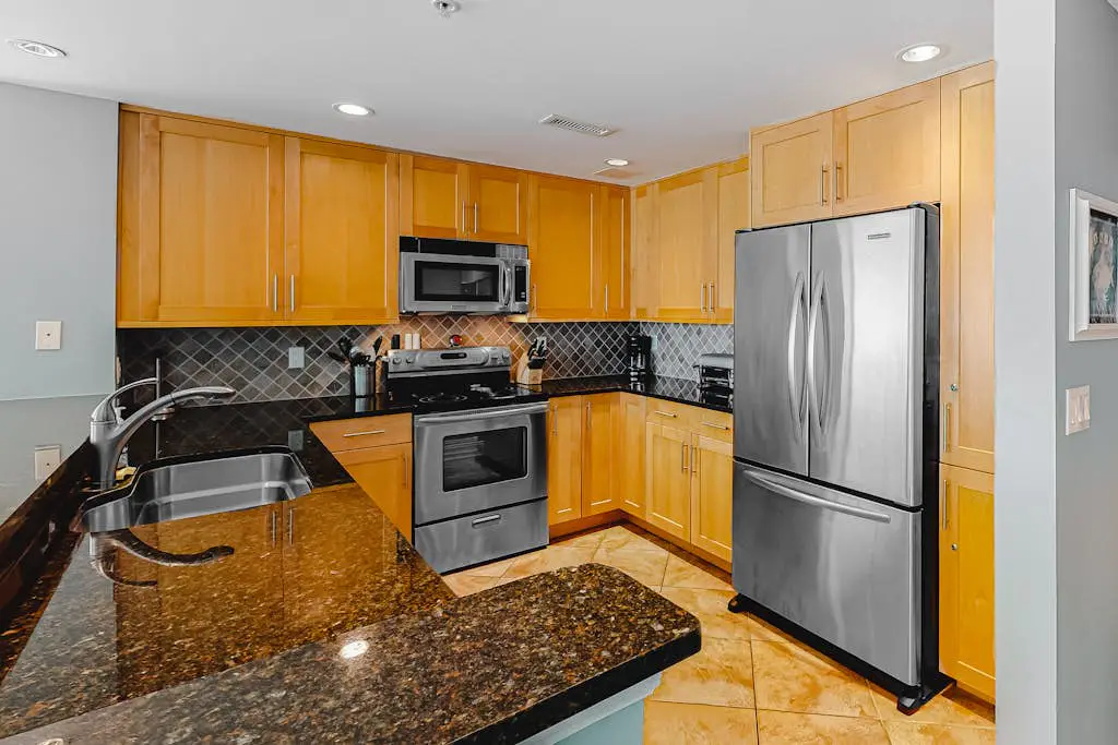 The Meridian 605E