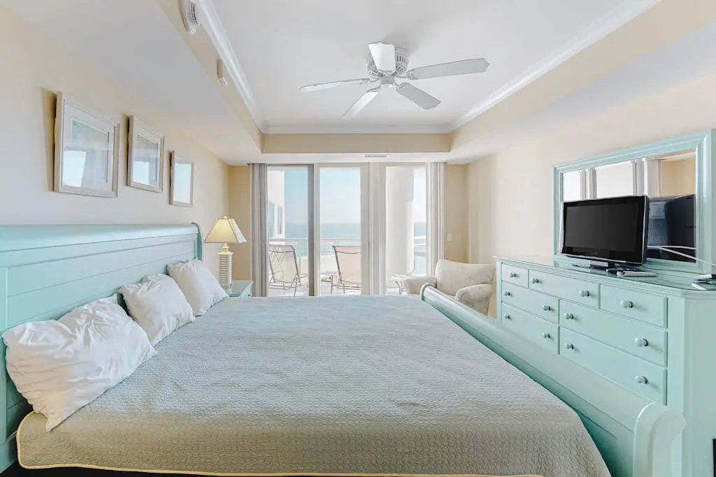 The Meridian 605E
