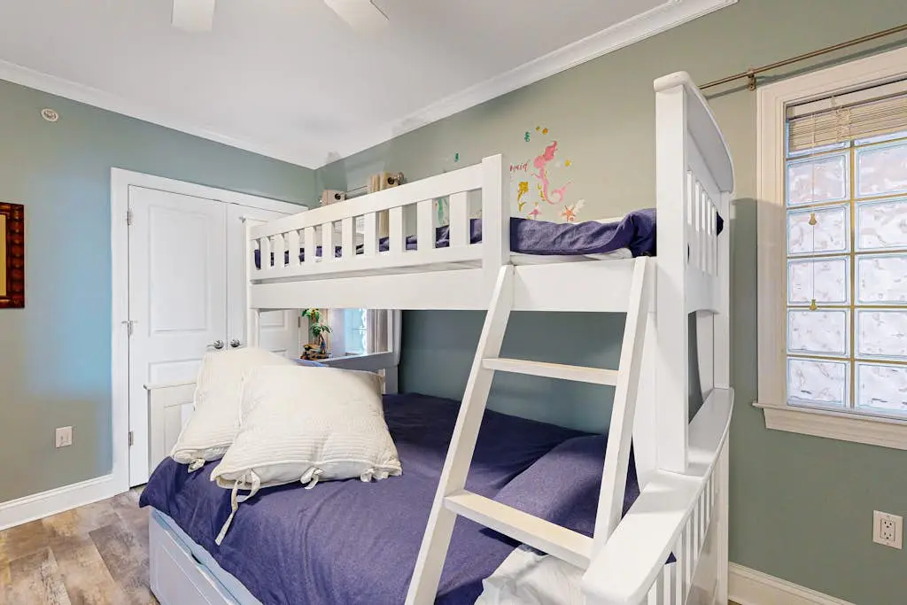 The Meridian 502W
