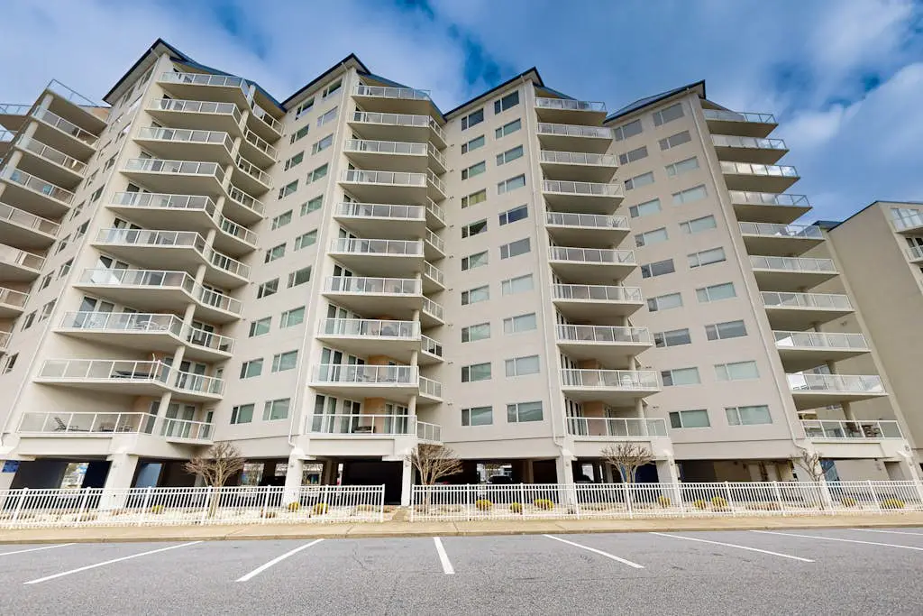 The Meridian 502W