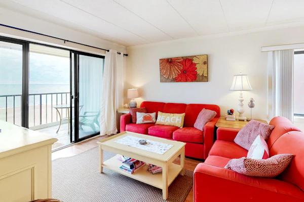 Oceanfront Condo w/ Balcony, Lovely View, AC, W/D & Shared Indoor/Outdoor Pools