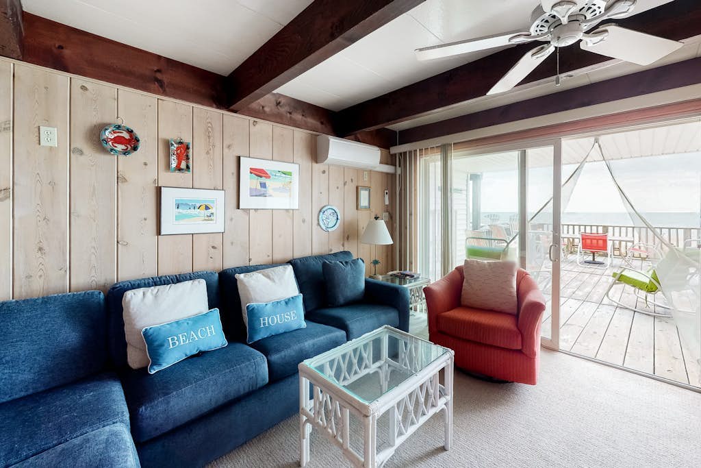 Oceanfront Townhome w/ Multi-Level Decks, Great View, W/D & Beach Access