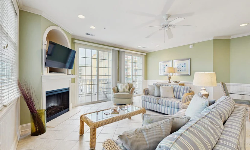 Multi-Level Townhome on the Ocean Block with Central AC, WiFi & Washer/Dryer