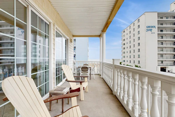 Multi-Level Townhome on the Ocean Block with Central AC, WiFi & Washer/Dryer