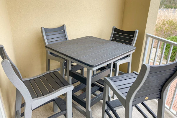 Bayside Condo with Large Balcony, Sunset Views, Gas Fireplace & Shared Pool
