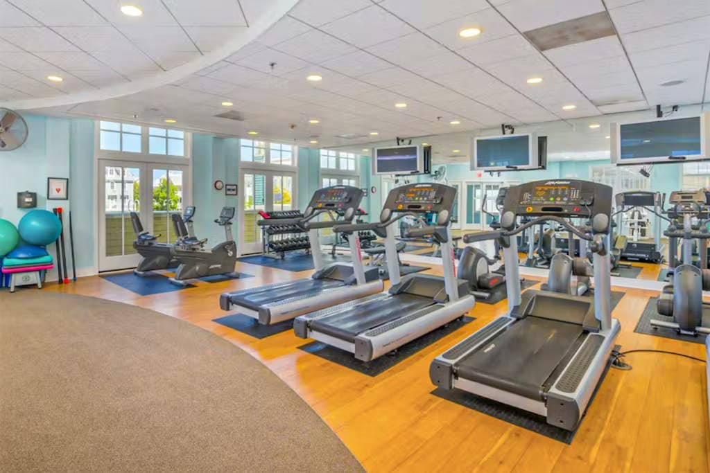 Coastal retreat with beach and shared pool - balconies, AC, & W/D