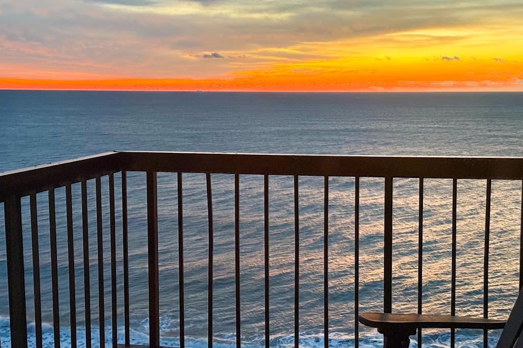 Stunning Oceanfront Condo with Private Balcony, Pools, Game Room & Beach Access