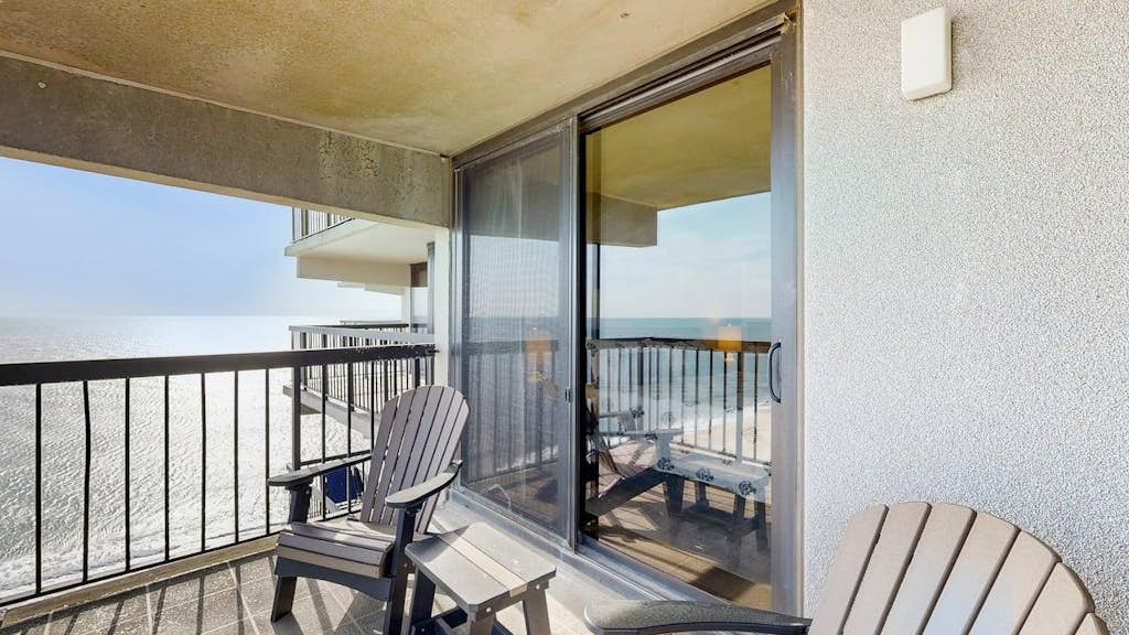 Stunning Oceanfront Condo with Private Balcony, Pools, Game Room & Beach Access