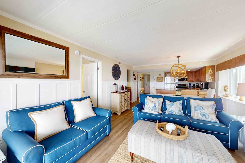 Luxury waterfront condo w/water views from balcony, shared pool, AC & free WiFi