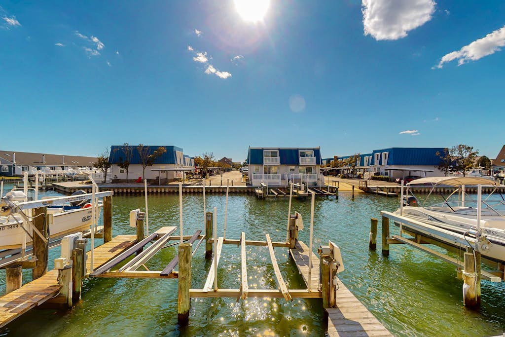 Sun-filled, waterfront retreat w/shared pool, near beaches & theme parks